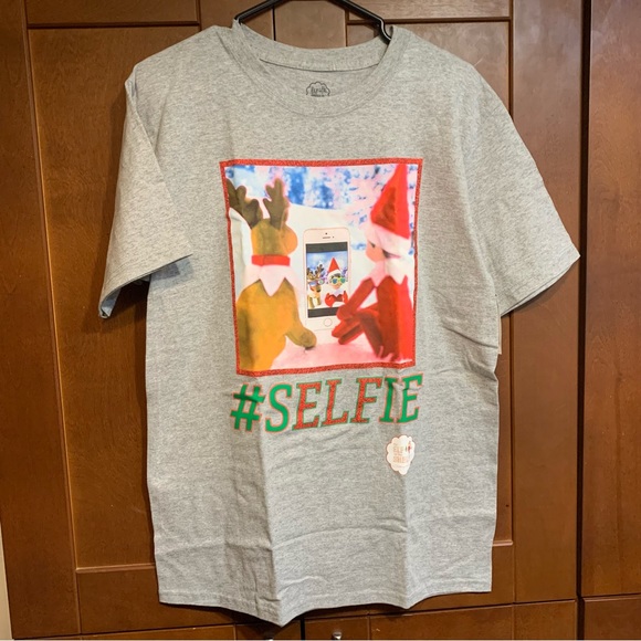 Elf on a shelf selfie tshirt - Picture 2 of 7